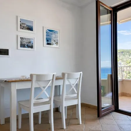 Terrazza 81- Terrazza Vista Mare E Posto Auto Lägenhet