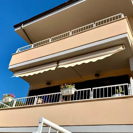Terrazza 81 דירה